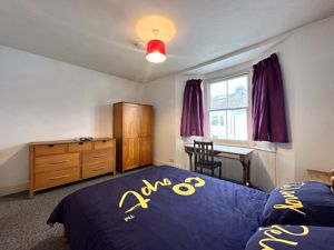 Photo 25- click for photo gallery